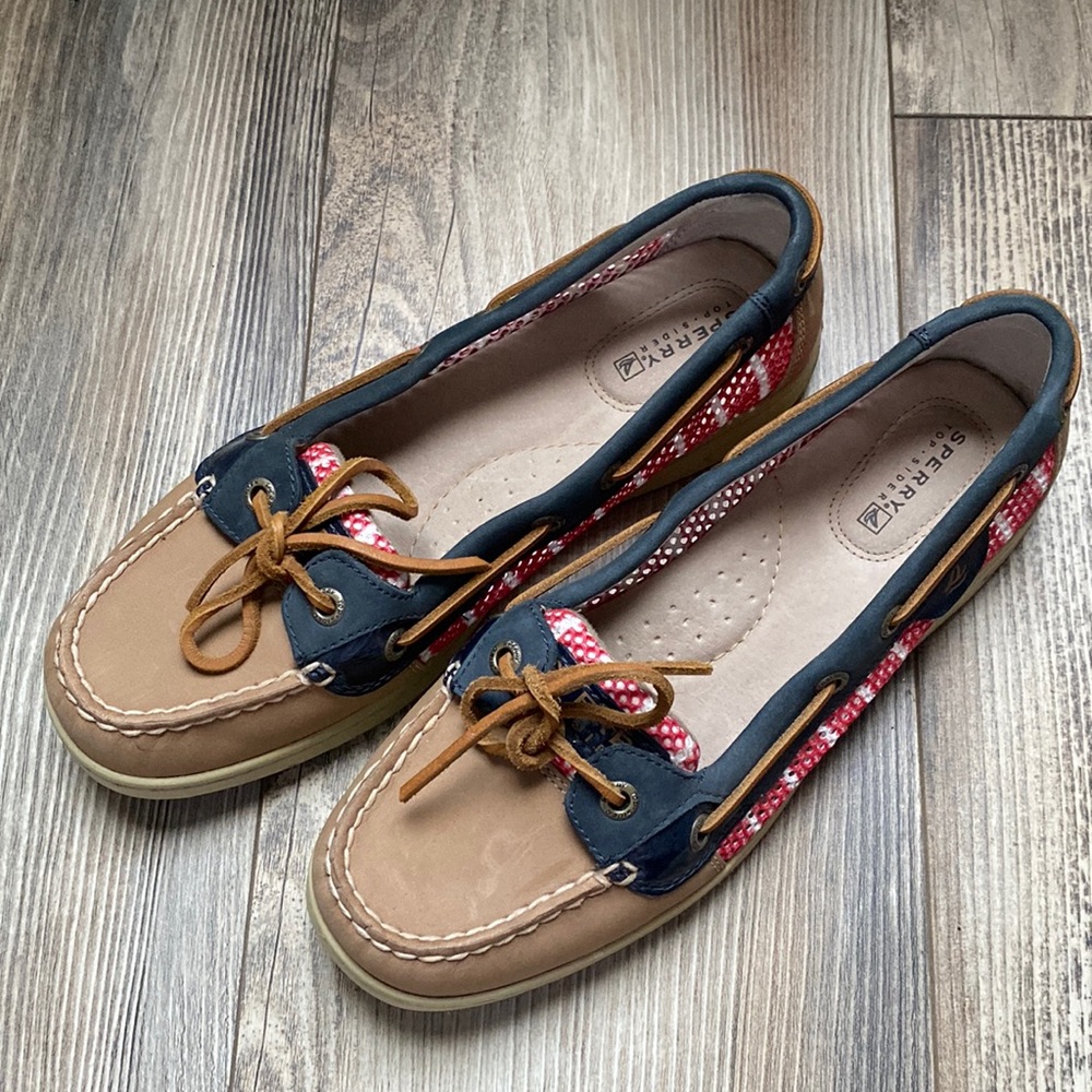 Sperry Women's Tan and Navy Flats